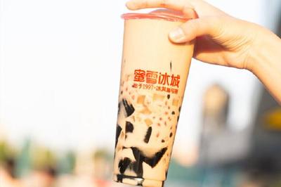 冰爽一夏！蜜雪冰城最值得嘗試的五款冷飲奶茶推薦